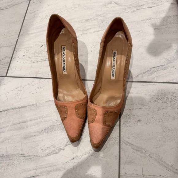 Manolo Blahnik Shoes - Manolo Blahnik Peachy Pink Suede Pointed-Toe Pumps